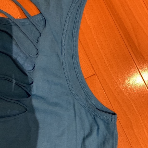 2 Tank tops - Gymboree & Justice - size YL (10/12) - Picture 15 of 16